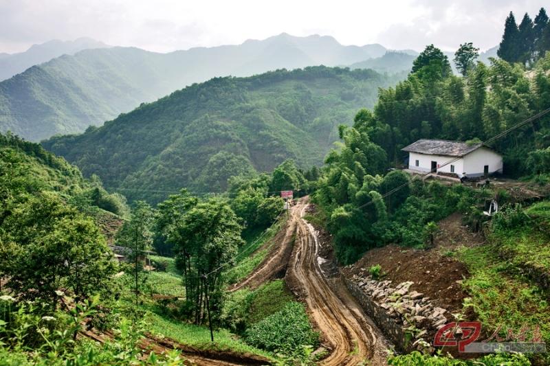 青中村原来的道路。